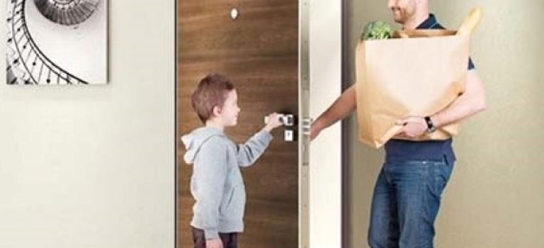 Kdy svěřit dítěti klíče od bytu či domu?