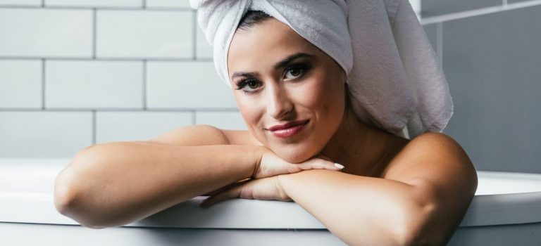 Tipy pro domácí péči o vlasy